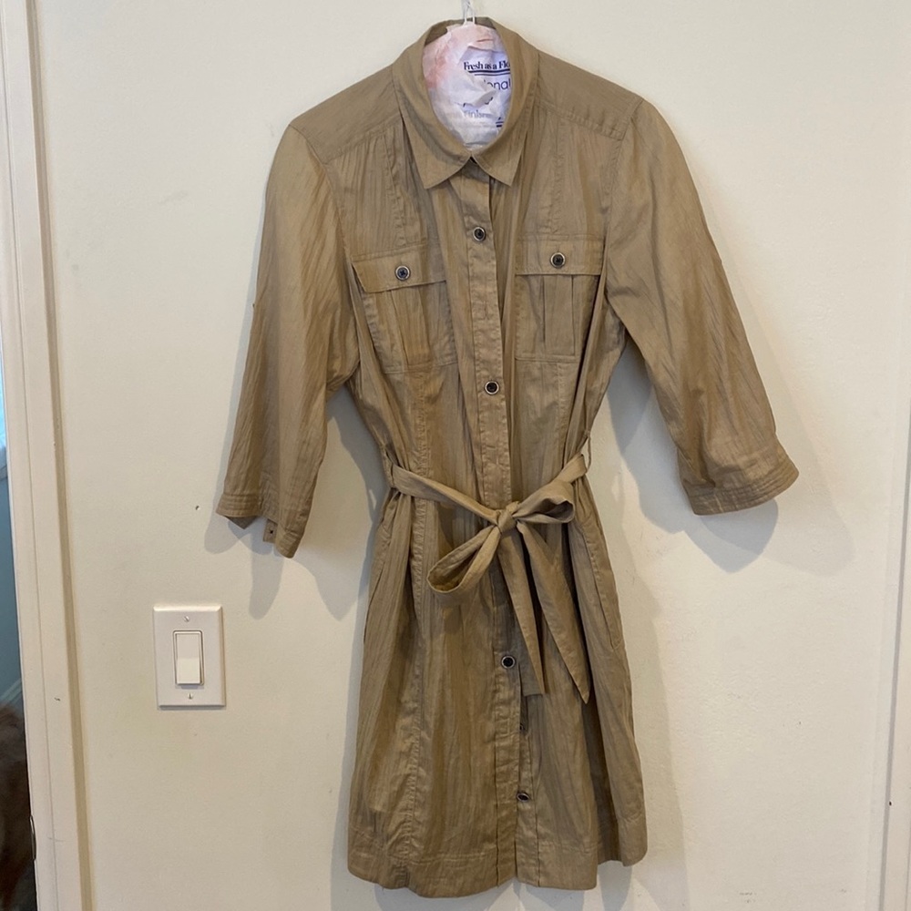Banana Republic women’s size 10 khaki dress with belt